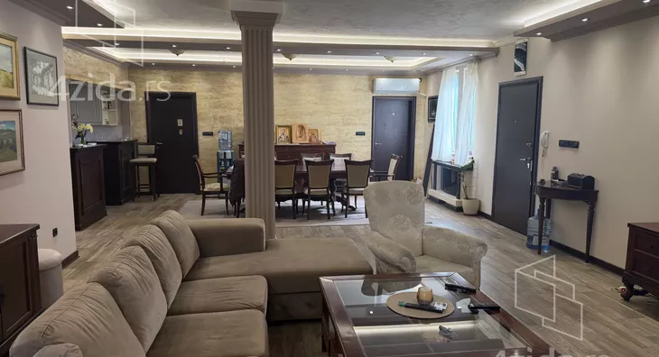 Petosoban stan | 4zida