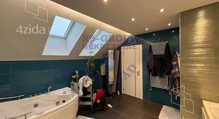 Sedmosoban stan | 4zida