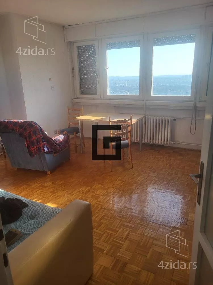 Četvoroiposoban stan | 4zida
