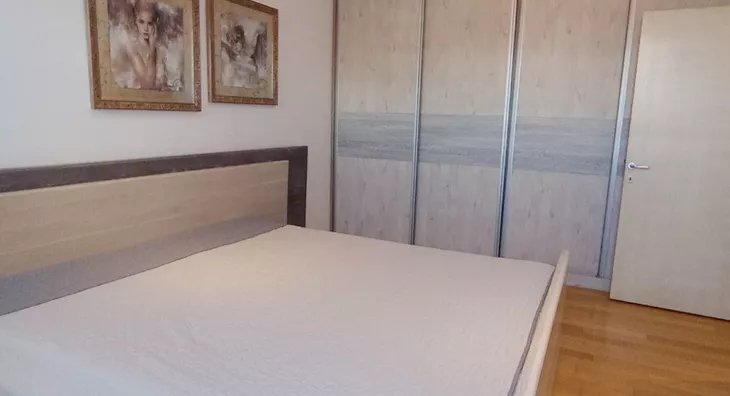 Četvoroiposoban stan | 4zida