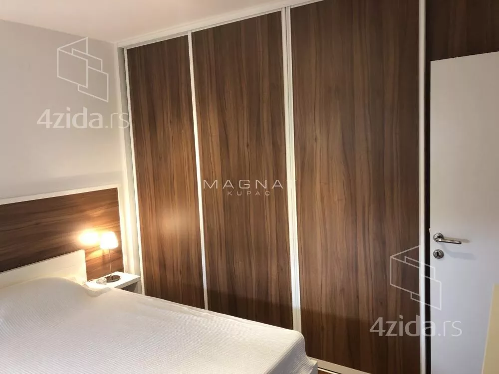 Četvoroiposoban stan | 4zida