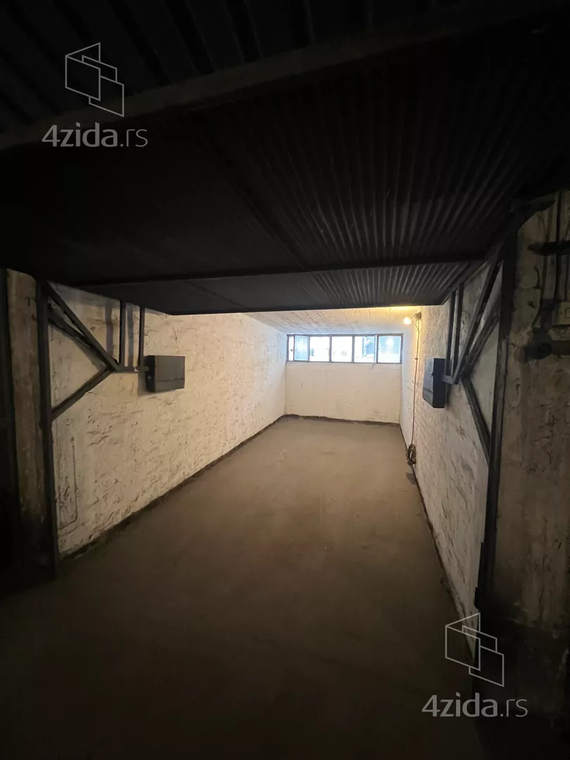 Garaža | 4zida