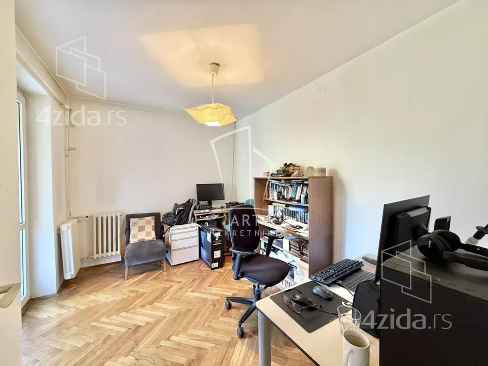 Petosoban stan | 4zida