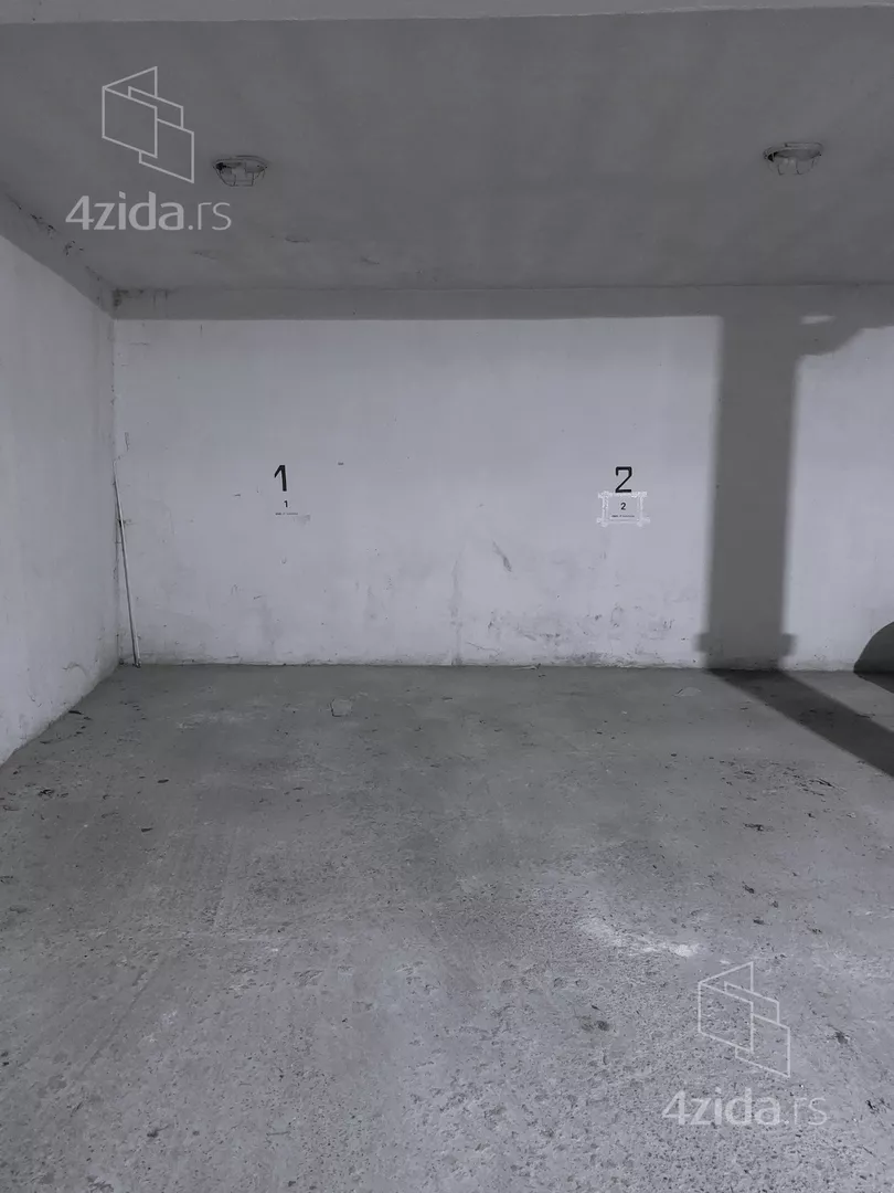 Četvoroiposoban stan | 4zida