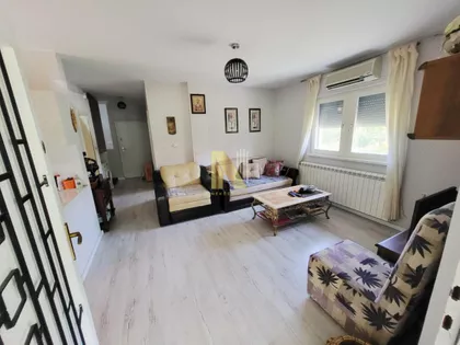 Banstol - Vikend Naselje | 4zida.rs