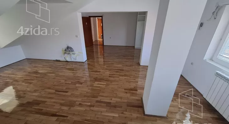 Šestosoban stan | 4zida