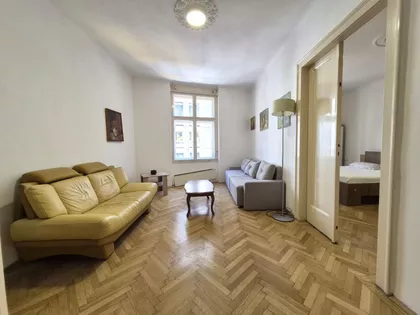 Trg Nikole Pašića | 4zida.rs