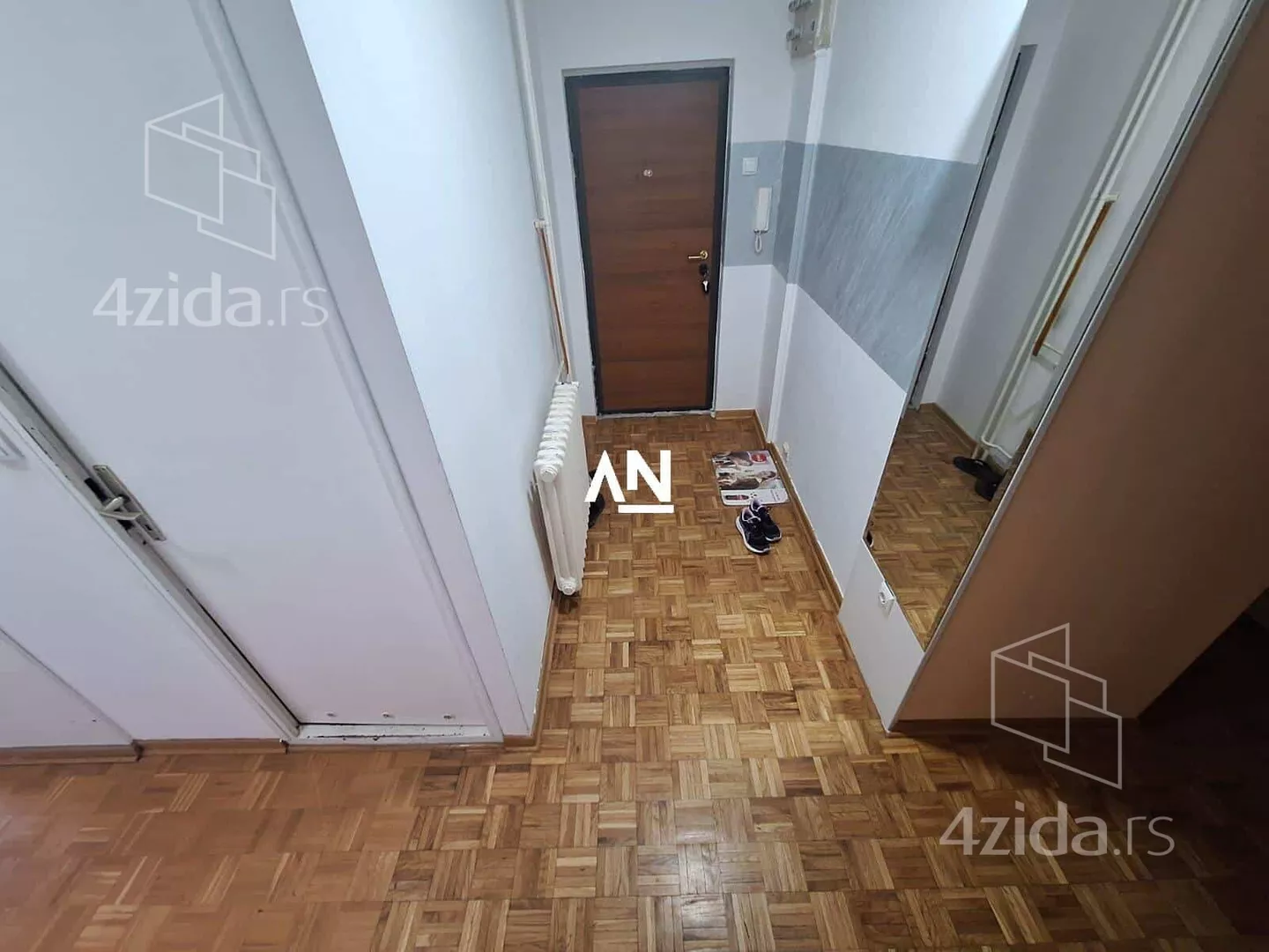 Troiposoban stan | 4zida
