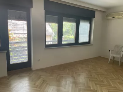 KRALJA VLADIMIRA | 4zida.rs