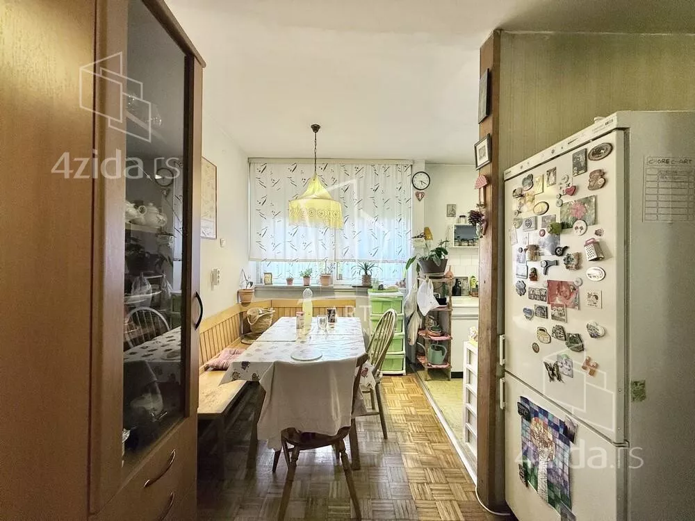 Troiposoban stan | 4zida