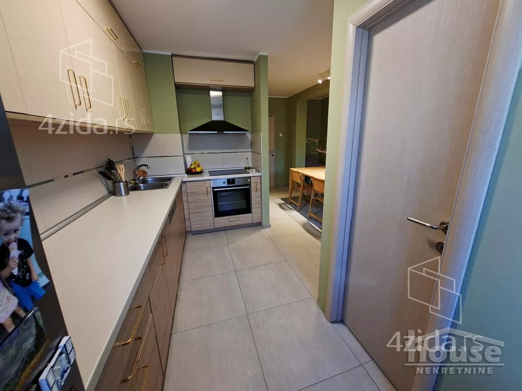 Četvorosoban stan | 4zida