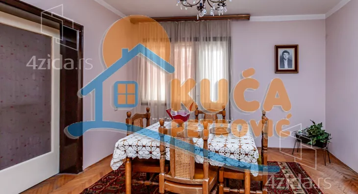 Troiposoban stan | 4zida