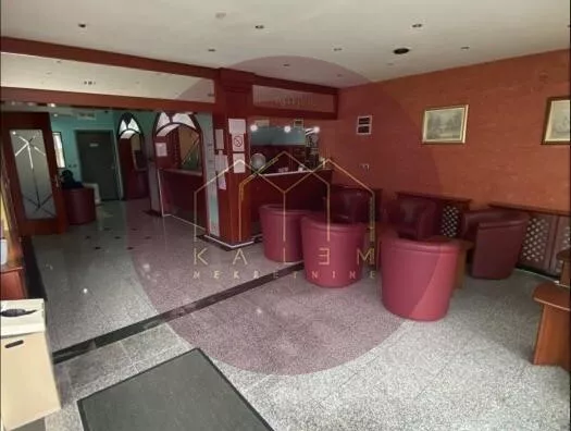 Poslovna zgrada | 4zida