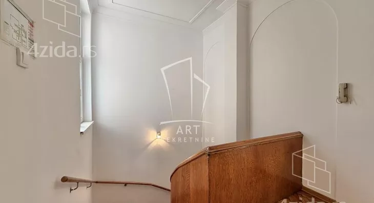 Šestosoban stan | 4zida