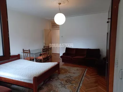 Bogdana Tirnanića | 4zida.rs