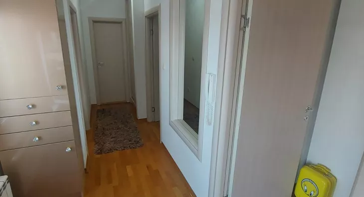 Četvoroiposoban stan | 4zida