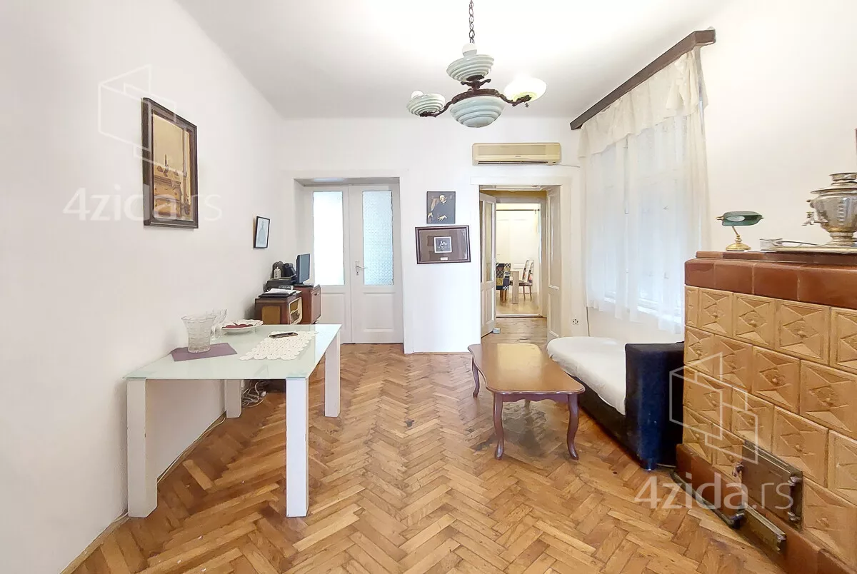 Četvoroiposoban stan | 4zida