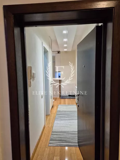 Astana Beli Dvor | 4zida.rs