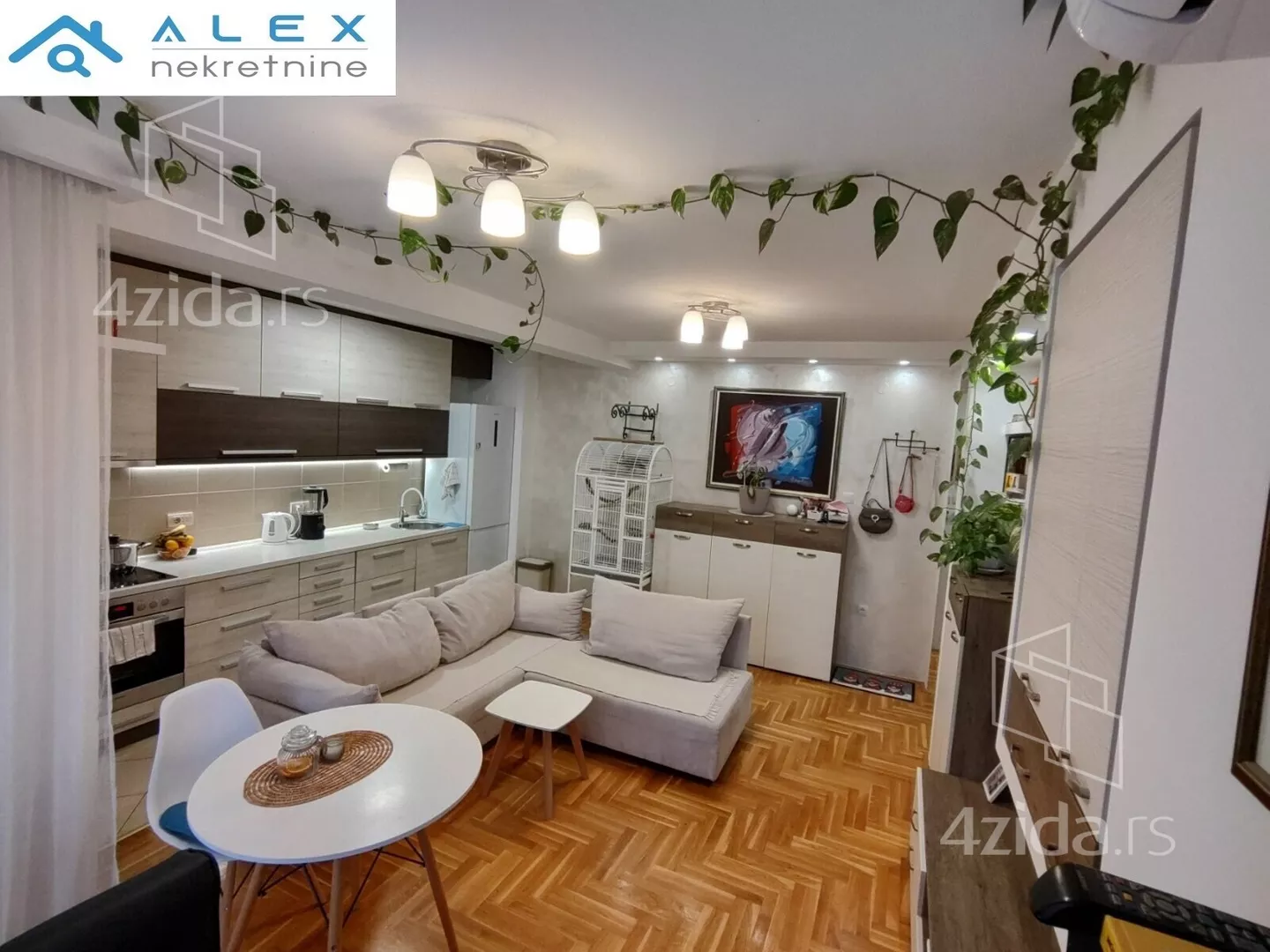 Jednoiposoban stan | 4zida