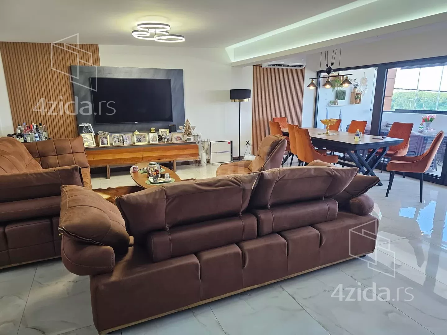 Lokal | 4zida