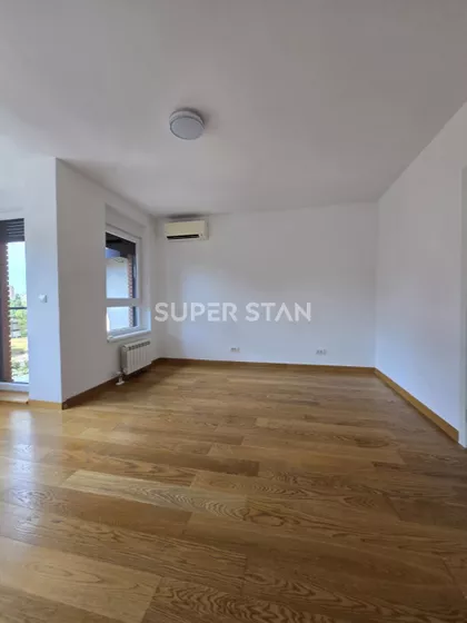 Uroša Martinovića | 4zida.rs