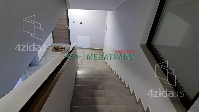 Četvoroiposoban stan | 4zida
