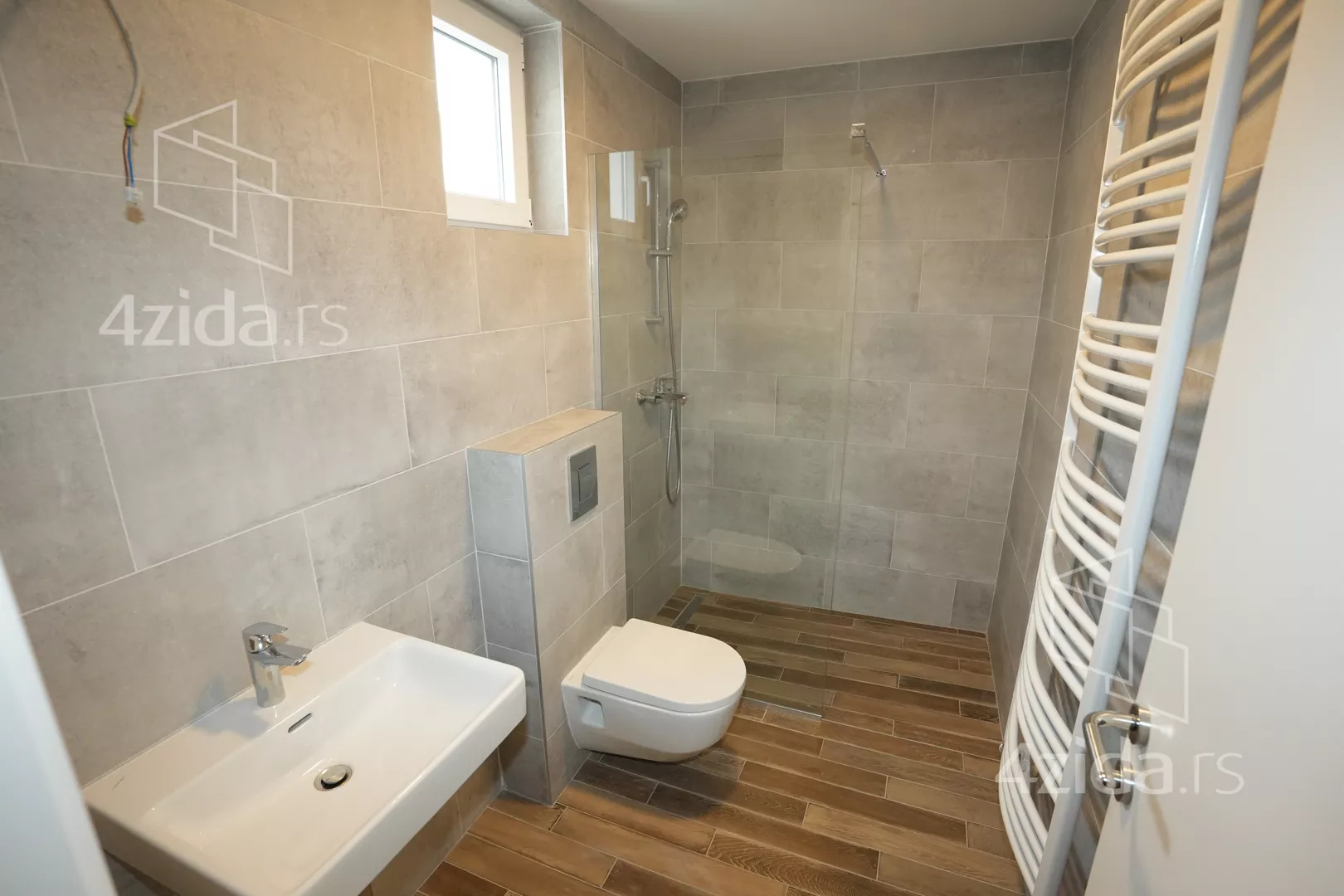 Petosoban stan | 4zida