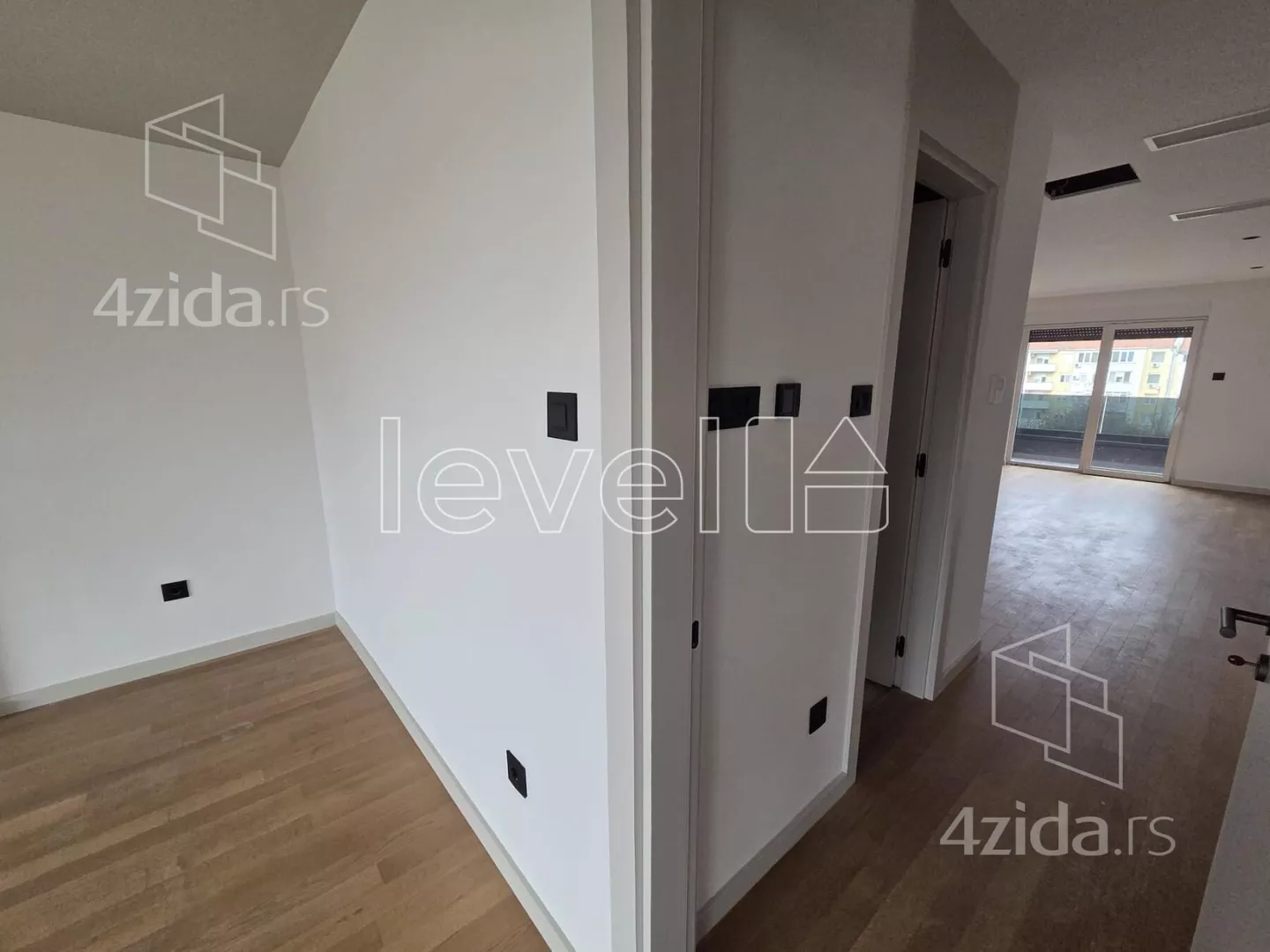 Petosoban stan | 4zida