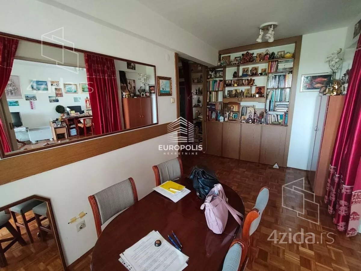 Troiposoban stan | 4zida