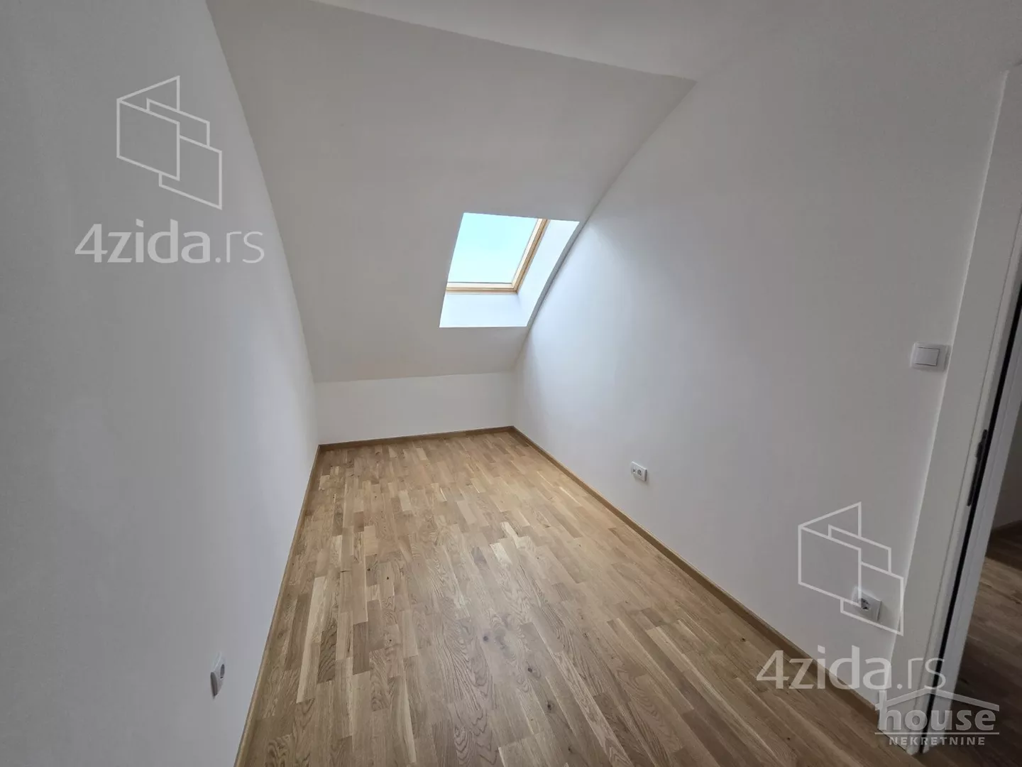 Šestosoban stan | 4zida