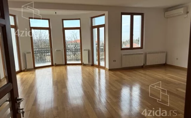 5-etažna kuća | 4zida