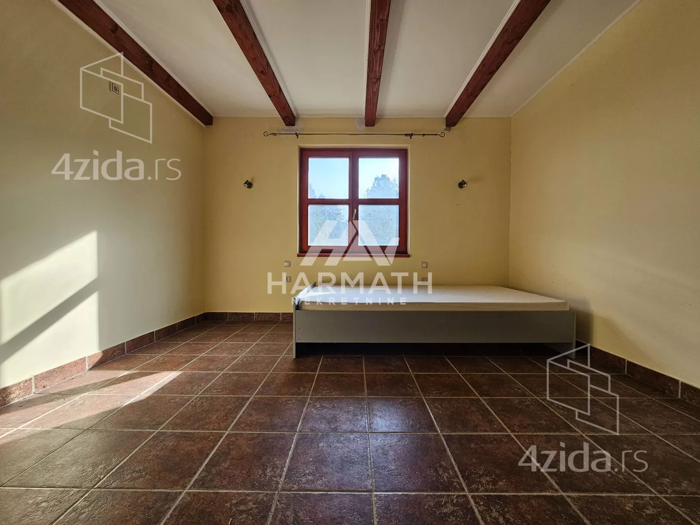 Poslovna zgrada | 4zida