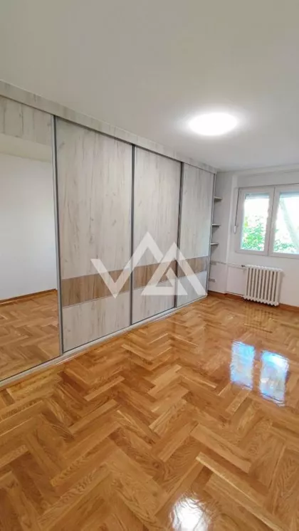 Krfska | 4zida.rs