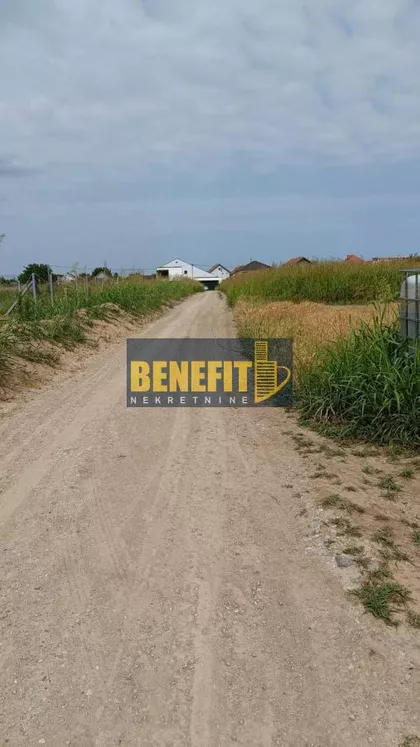 Stari Banovci | 4zida.rs