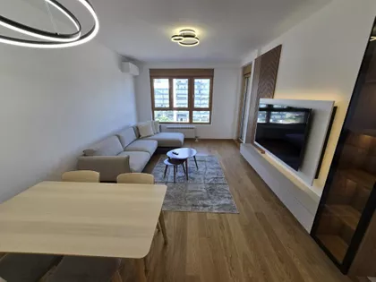 Tadije Sondermajera | 4zida.rs