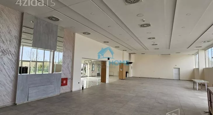 Poslovna zgrada | 4zida