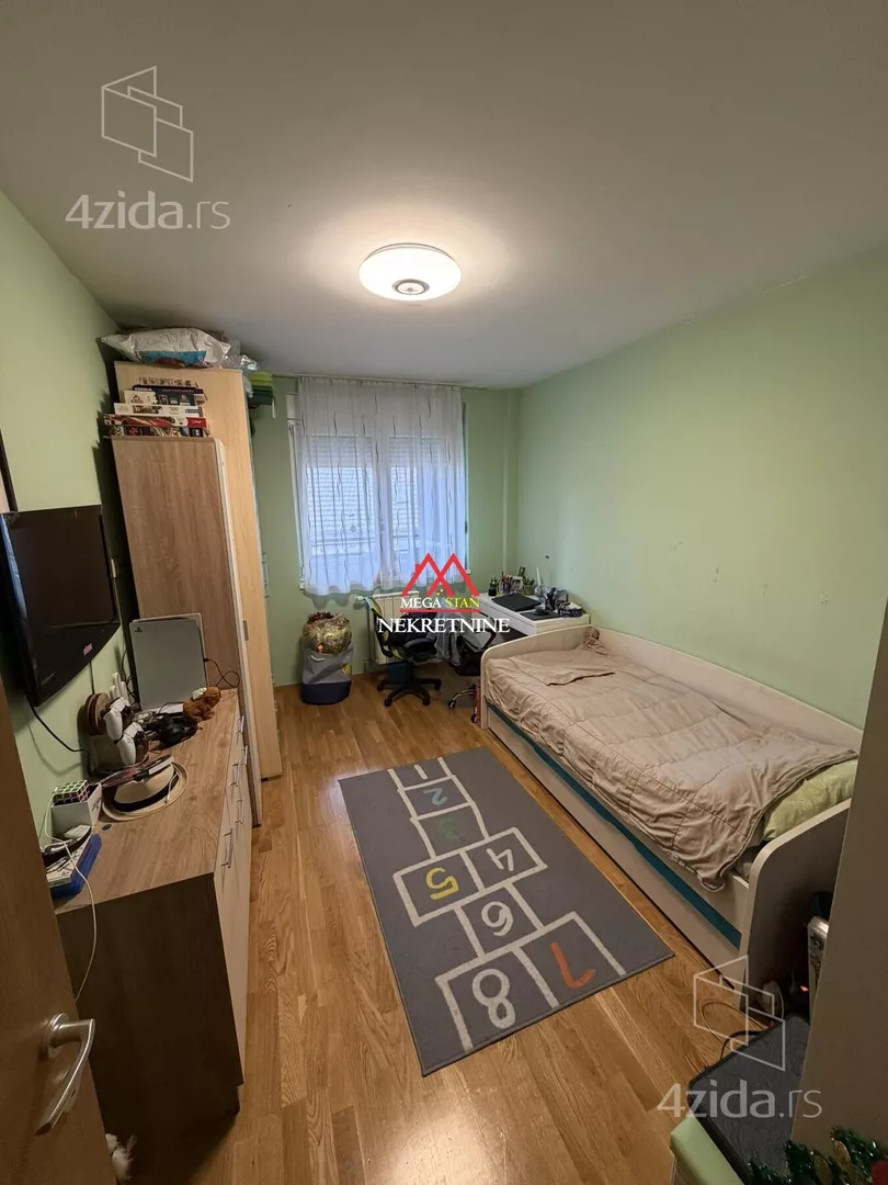 Dvoiposoban stan | 4zida