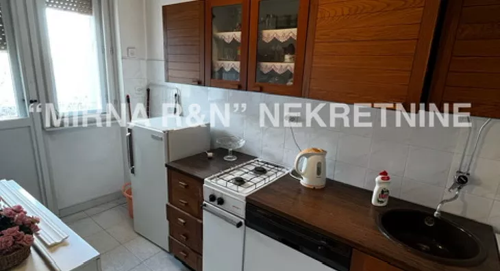 Četvoroiposoban stan | 4zida