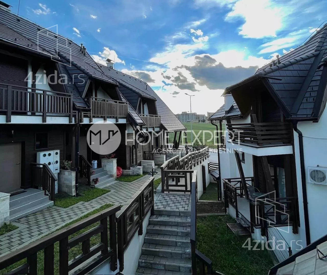 Dvoiposoban stan | 4zida