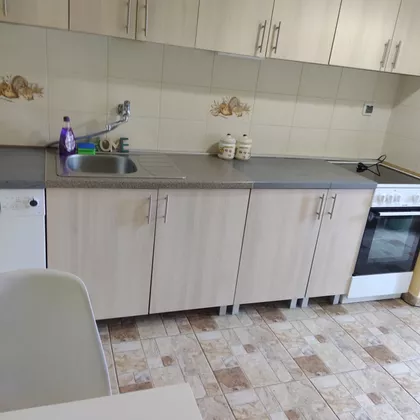 Trg Jakaba I Komora 30 | 4zida.rs