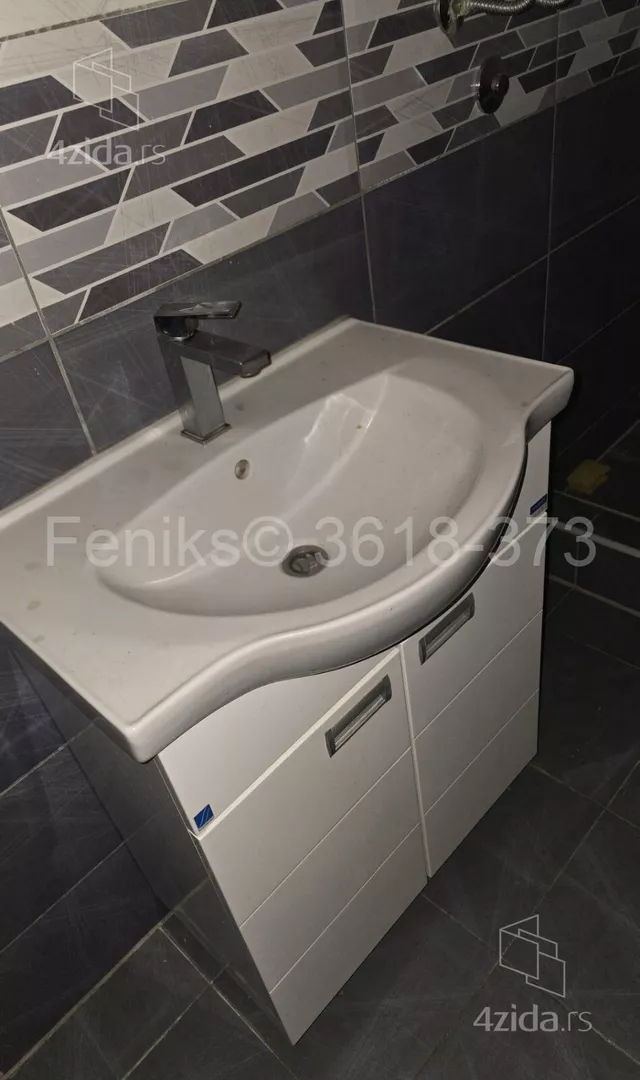 Četvoroiposoban stan | 4zida