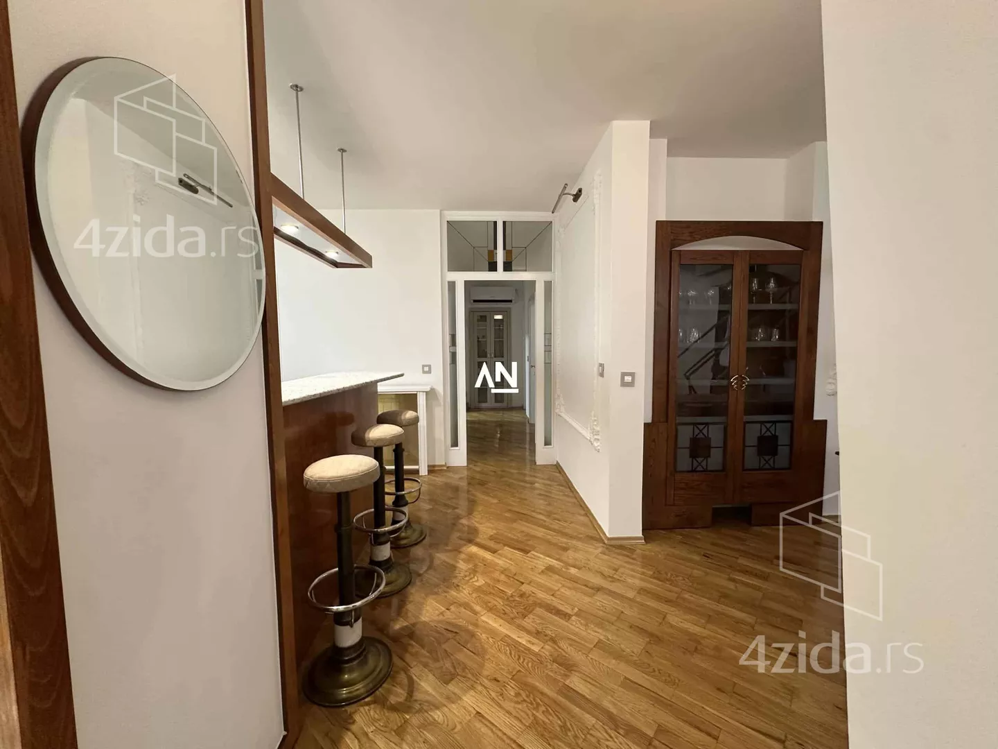 Petosoban stan | 4zida