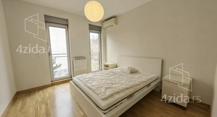 Četvoroiposoban stan | 4zida