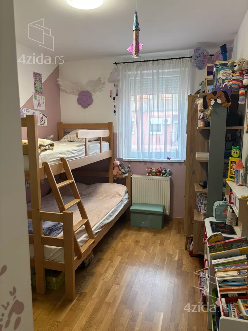 Dvoiposoban stan | 4zida