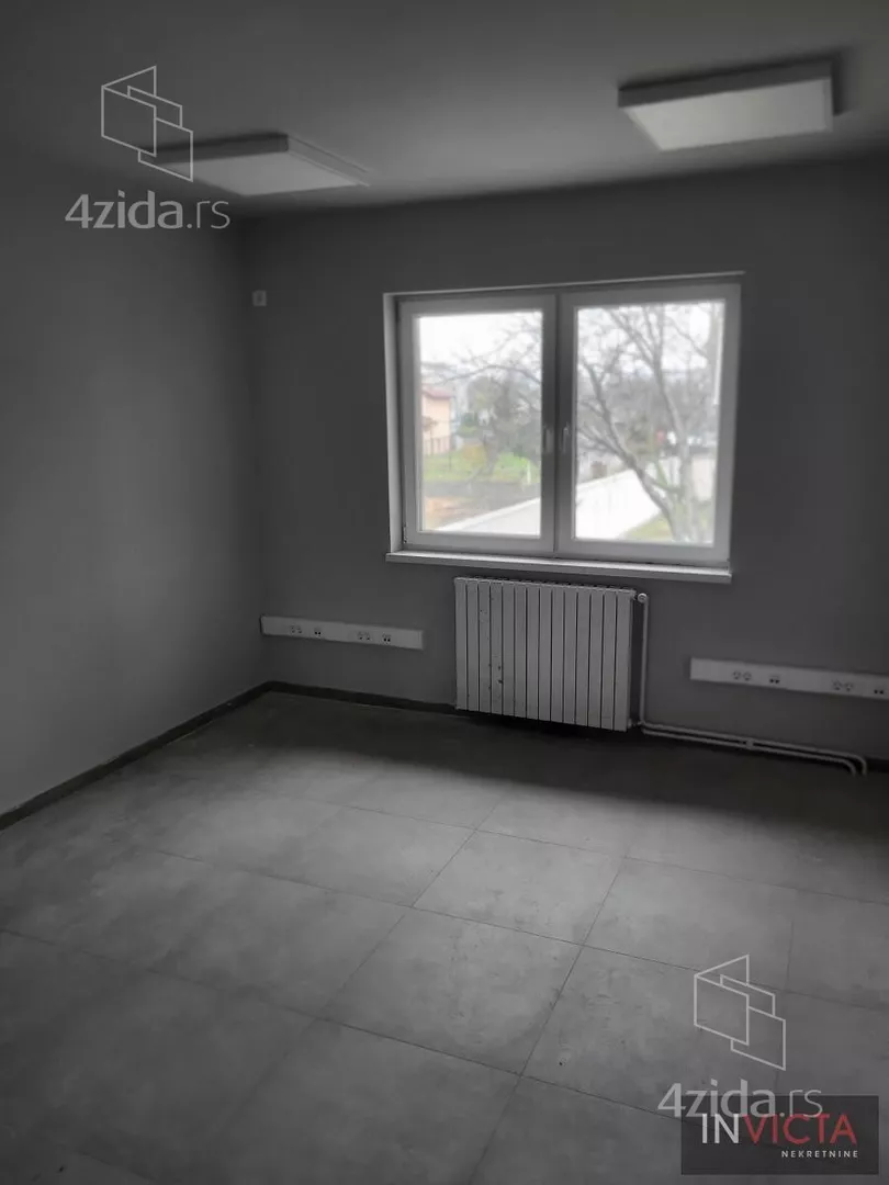 Poslovna zgrada | 4zida