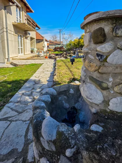 Radnička 152 | 4zida.rs