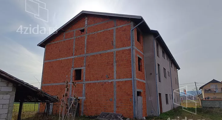 Poslovna zgrada | 4zida