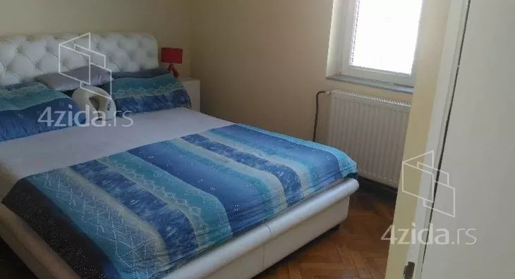 Šestosoban stan | 4zida