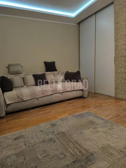 Ratka Mitrovića | 4zida.rs