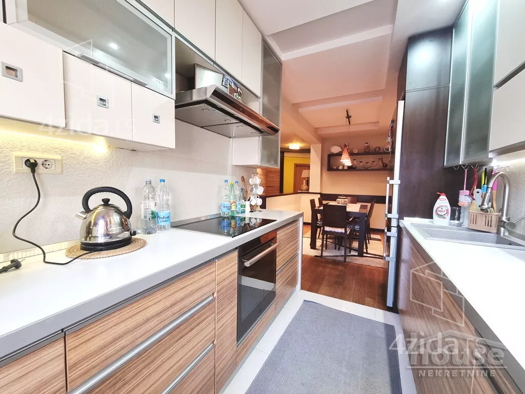 Četvorosoban stan | 4zida